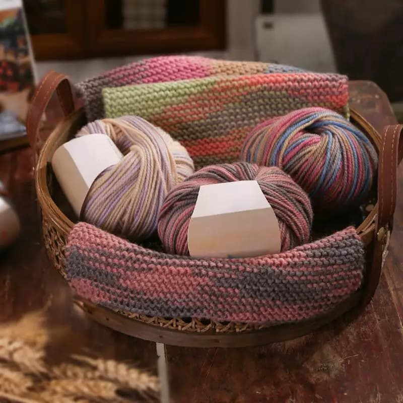 Colorful wool yarn colored foam, used to knit sweaters, gloves, scarves and make various handcrafted pendants, handmade crochet yarn, soft and comfortable, colored yarn balls, 1 bag = 300 grams = 6 pieces