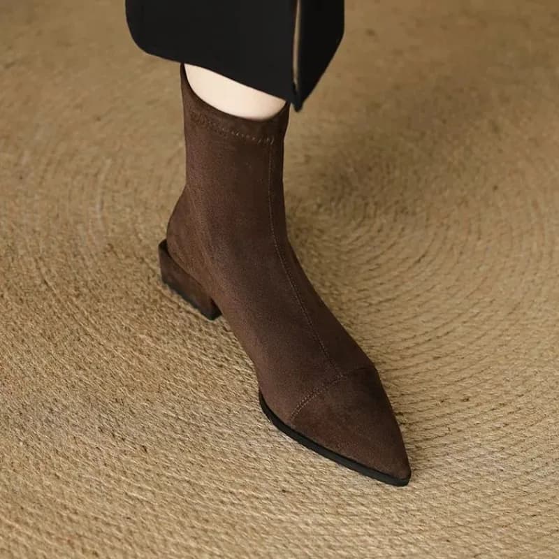 Plus-size Women's Boots Winter Fashion Pointed-toe Design Short Boots with Zippers on The Back, Slim Low-heeled Nude Boots