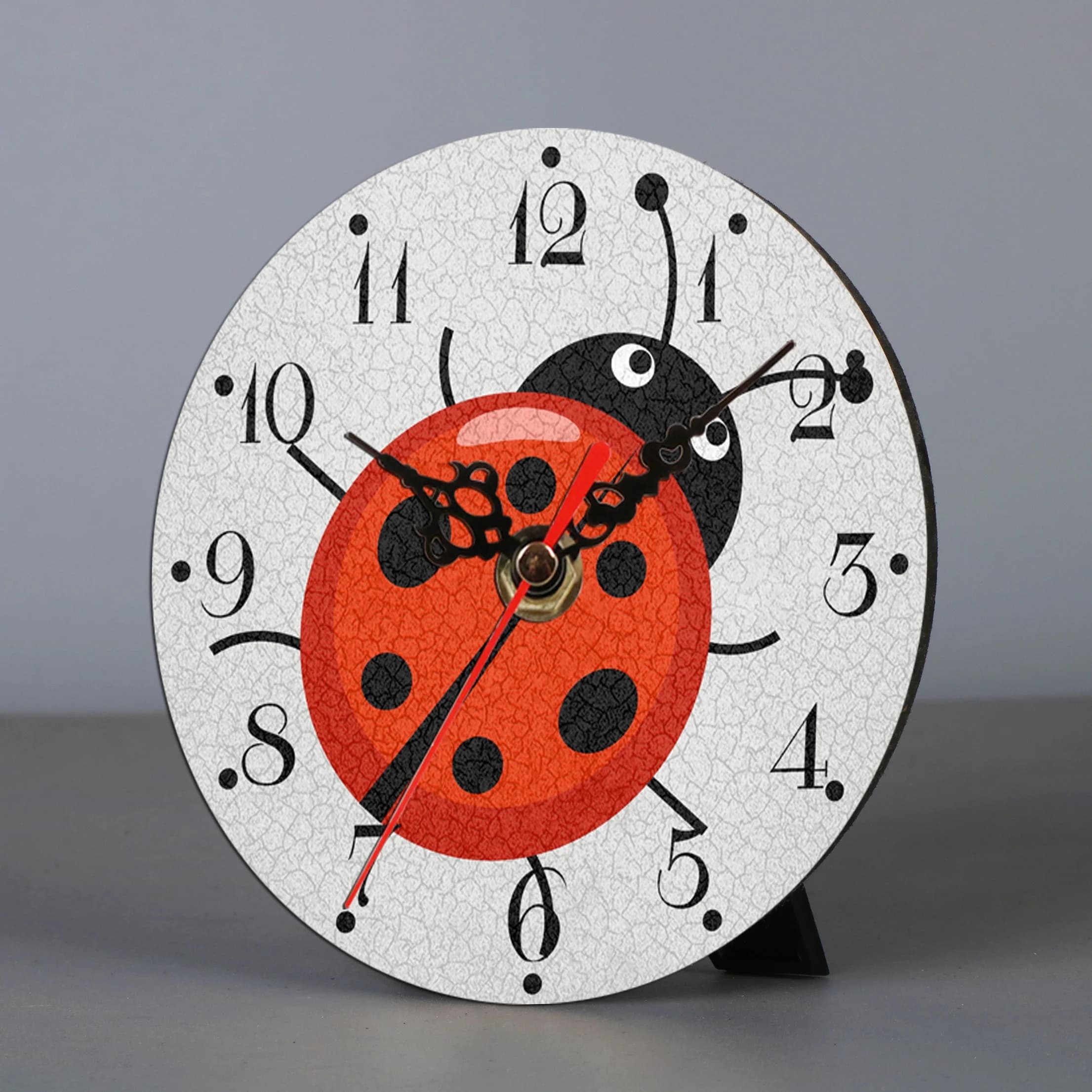 A pack of animal ladybug pattern decorative wall clocks, no ticking, silent wall clocks, decorative living room, bedroom, office, gift wall clocks, excluding AA batteries