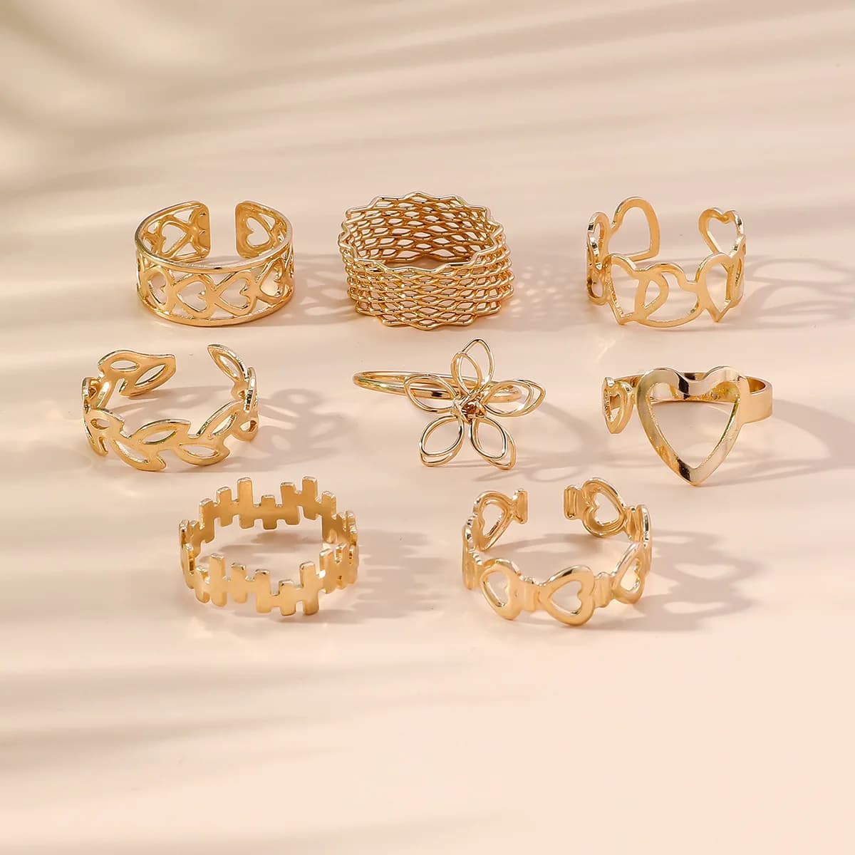 Nuovo anello transfrontaliero europeo e americano da 8 pezzi, anello da donna di moda personalizzato di lusso leggero con petali di foglie d'amore