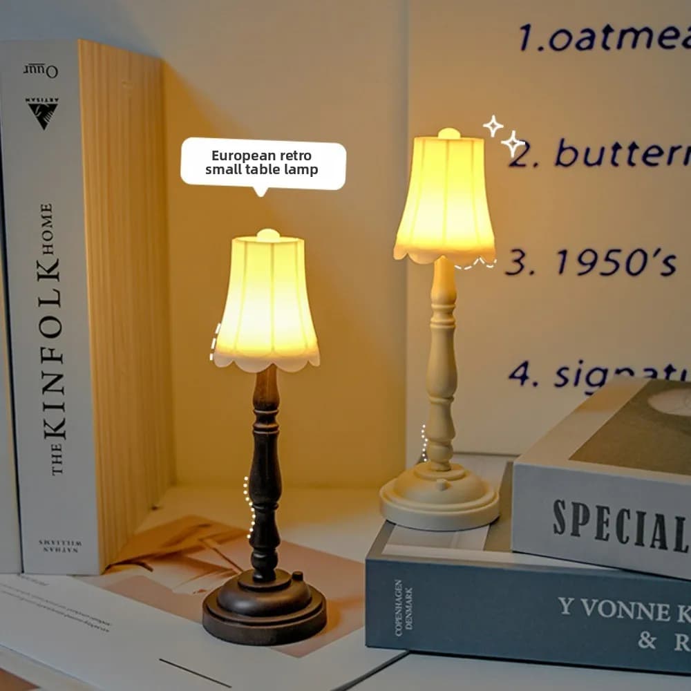 Luce notturna a LED vintage - Lampada da tavolo in stile europeo per dormitorio, camera da letto, comodino, regalo creativo con statuetta decorativa ambientale
