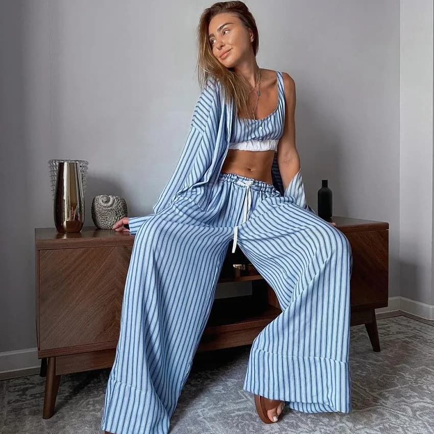 Set Pigiama da Donna a Righe, Completo Loungewear a Maniche Lunghe con Pantaloni a Gamba Larga, Top Corto con Cordoncino, Set Homewear Tre Pezzi con Bottoni