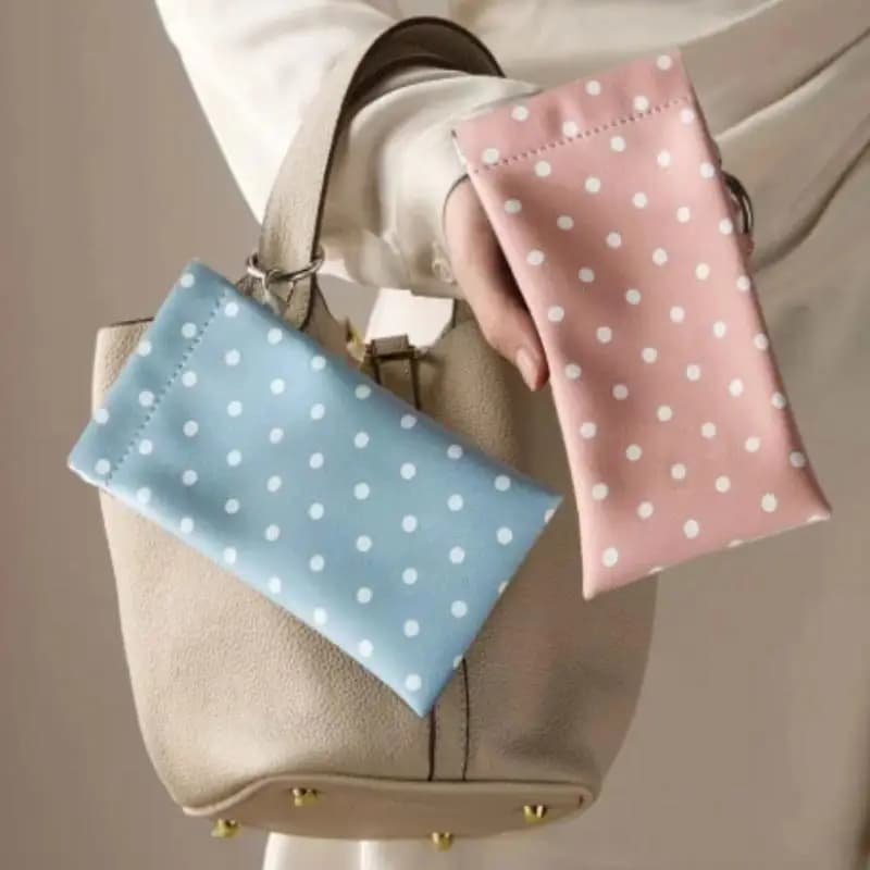 SU Custodia Portatile per Occhiali con Chiusura Automatica a Molla e Portachiavi, Clip per Occhiali, in Pelle, Stile Coreano, con Chiusura a Scatto a Molla