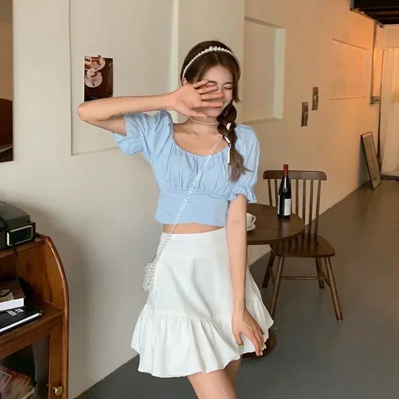 Camicette da donna con scollo quadrato alla francese e fiocco, blusa blu alla moda con maniche a sbuffo, top corto estivo nuovo 2026