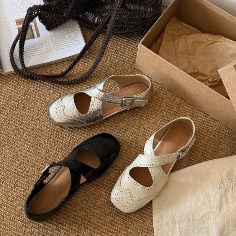 Retro Floral Carving Flat Bottom Mary Jane Shoes Women's Cross Buckle Strap Hollow out Fashionable Slip-On round Toe Shoes