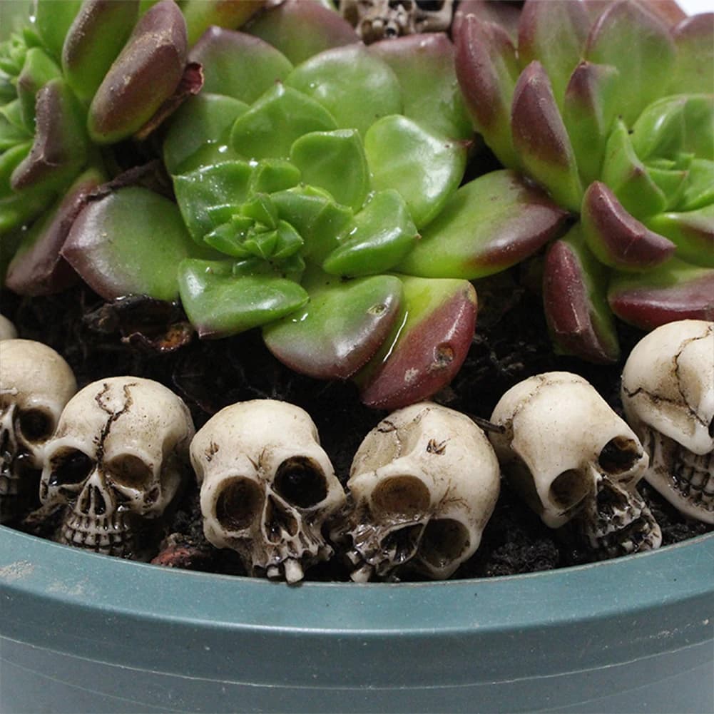 20 pieces skull figures in decorative resin skull sculptures Halloween skull head creative festival theme landscape garden pot decoration