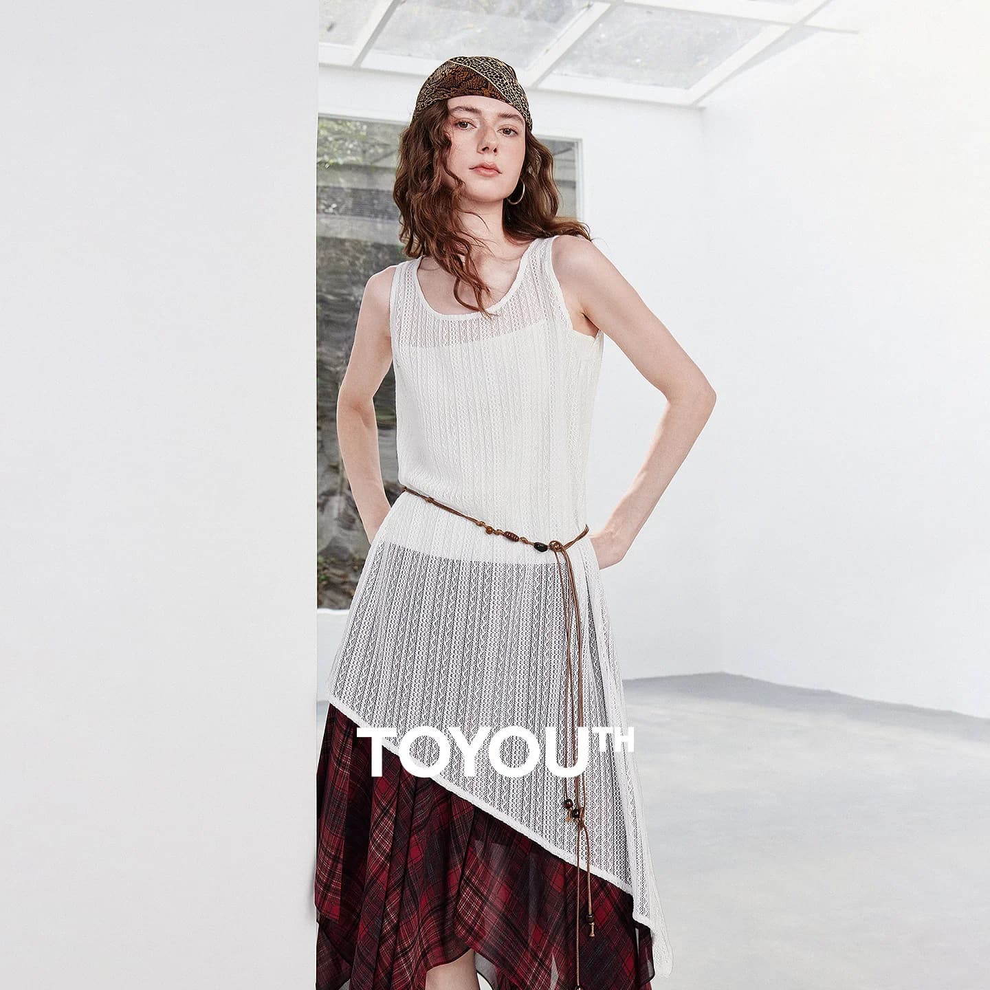 TOYOUTH Abito Tank da Donna 2026 Nuovo Stile Boho Estivo Design Asimmetrico con Cut-out Senza Maniche Bianco