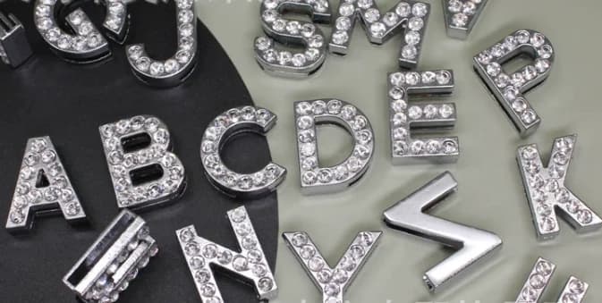 Set di 13 Lettere dell'Alfabeto Inglese con Strass, Foro 18mm, per Braccialetti Fai-da-Te, Collari per Animali, Creazione di Gioielli