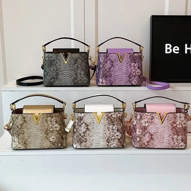 Zaino Business Minimalista di Alta Gamma, Ispirato alle Borse Fasciatoio di Grande Capacità, per Donna, in Pelle, di Design alla Moda