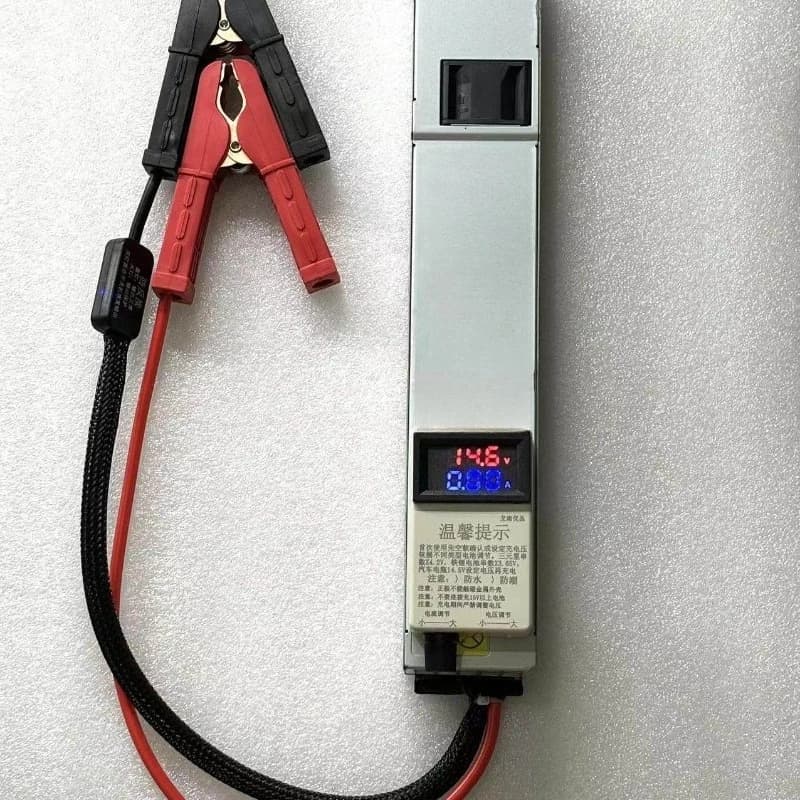 Caricabatterie per Batterie al Litio Ferro Fosfato LiFePO4 14.6V 50A, Caricabatterie per Auto LFP con Corrente e Tensione Regolabili