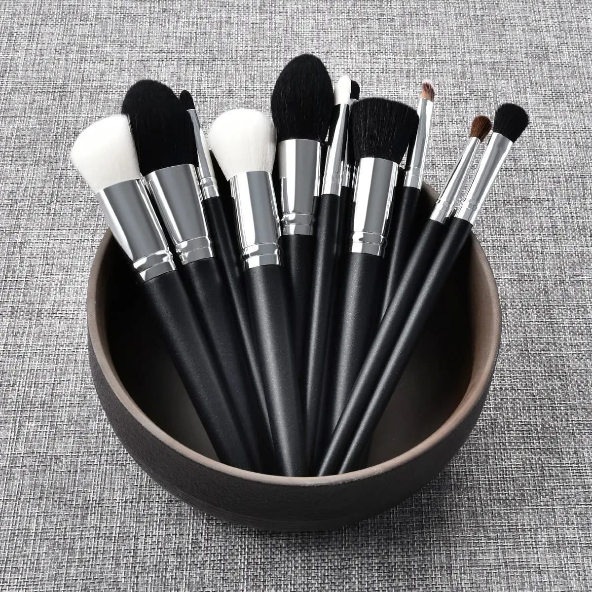 Set di 11 Pennelli Professionali per Trucco con Manico in Legno, Peli di Capra Morbidi per Polvere Viso, Crema, Ombretto e Sfumature, Cosmetici per Donne