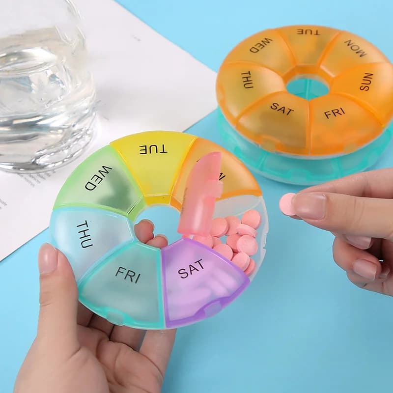 Portapillole Rotondo in Plastica per 7 Giorni, Contenitore Portatile per Compresse e Caramelle, Organizzatore da Viaggio