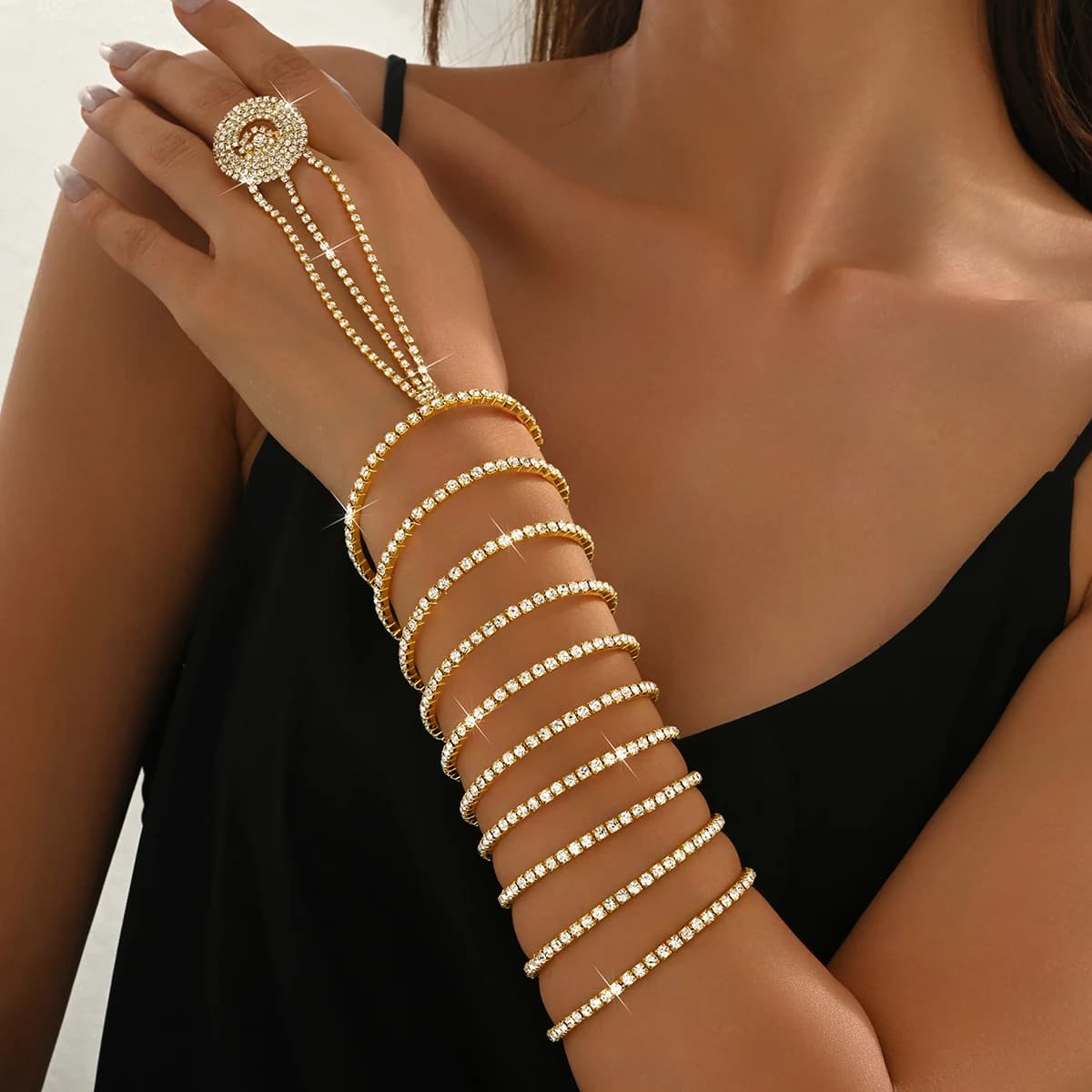 Anello braccialetto alla moda personalizzato con dito collegato con strass multistrato, accessorio versatile per ballo da sala da ballo latino da donna