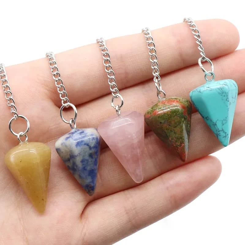 Ciondolo in agata di quarzo in pietra naturale cono curativo Reiki ciondoli a pendolo con ciondolo ametista per la divinazione rabdomanzia cristalli Reiki