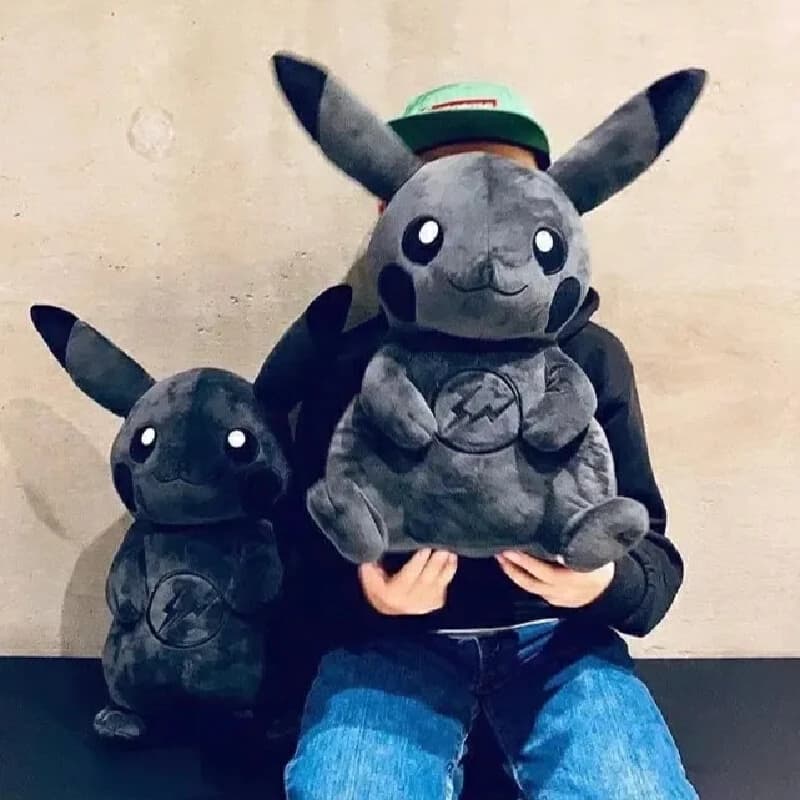 Nuovo 30 cm Pokemon X Frammento Personaggio Anime Scuro Pikachu Bambola Kawaii Pop Doll Nero Pikachu Cuscino Regalo Di Compleanno Femminile