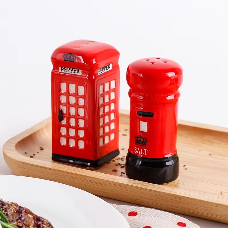 Set di barattoli di spezie in ceramica unici da 2 pezzi, forme di cabina telefonica e postbox, pratici barattoli di sale marino con pepe per piano di lavoro della cucina
