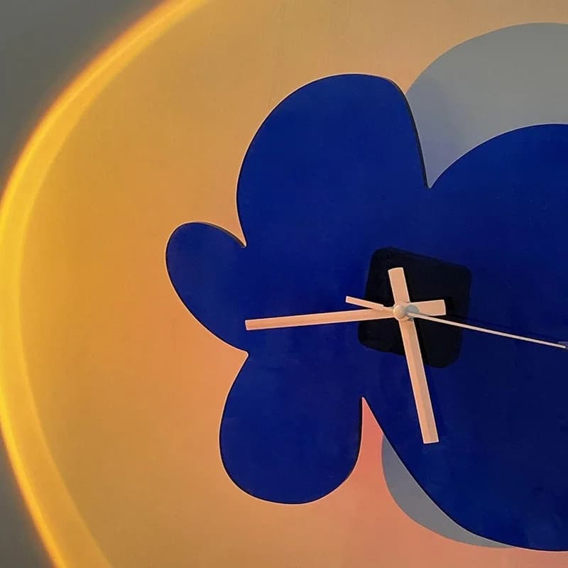 Orologio da parete nordico irregolare in acrilico fiore forma quadrata orologio appeso INS Klein blu Desktop ornamenti casa orologi silenziosi arredamento