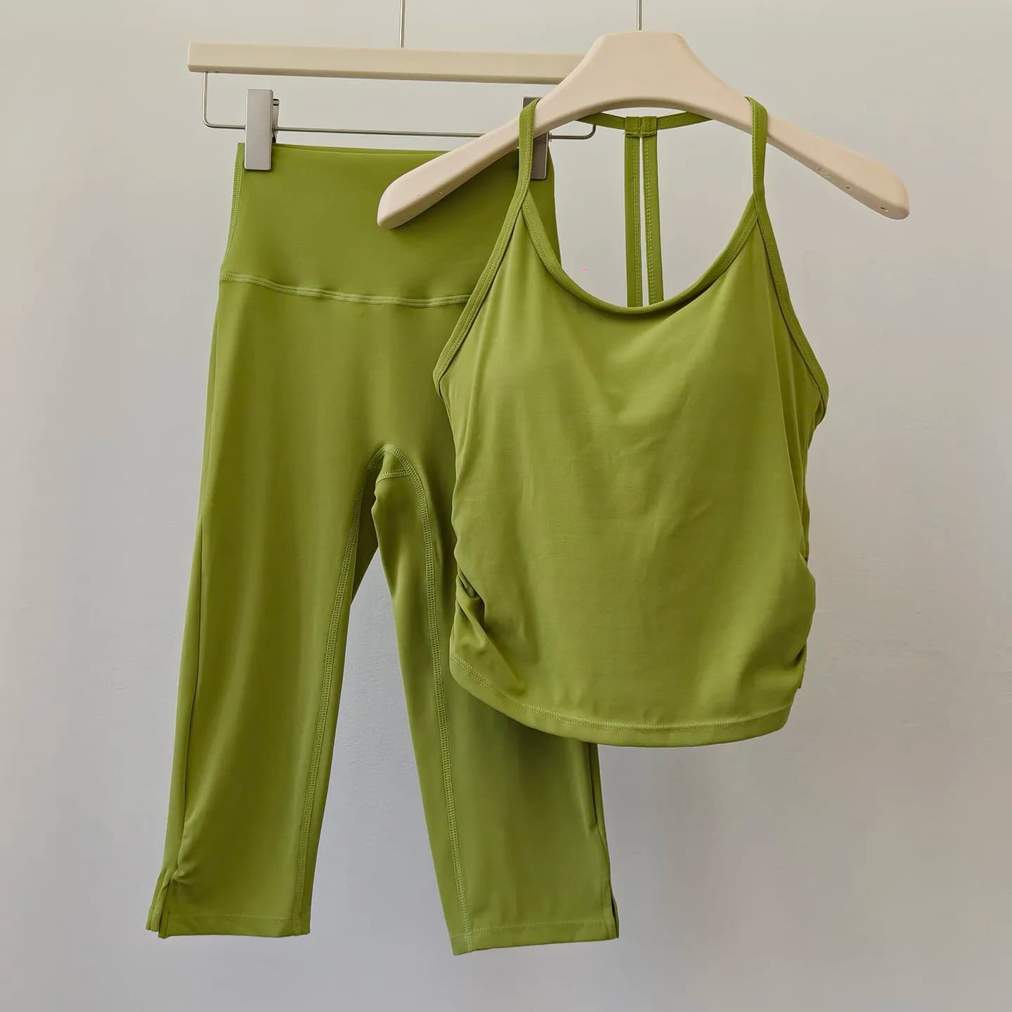 Yoga Clothing Suit Slim Fit Push-up Vest with Chest Pads Bras Top High-waisted Butt-lifting Nude Running Fitness Leggings Sets