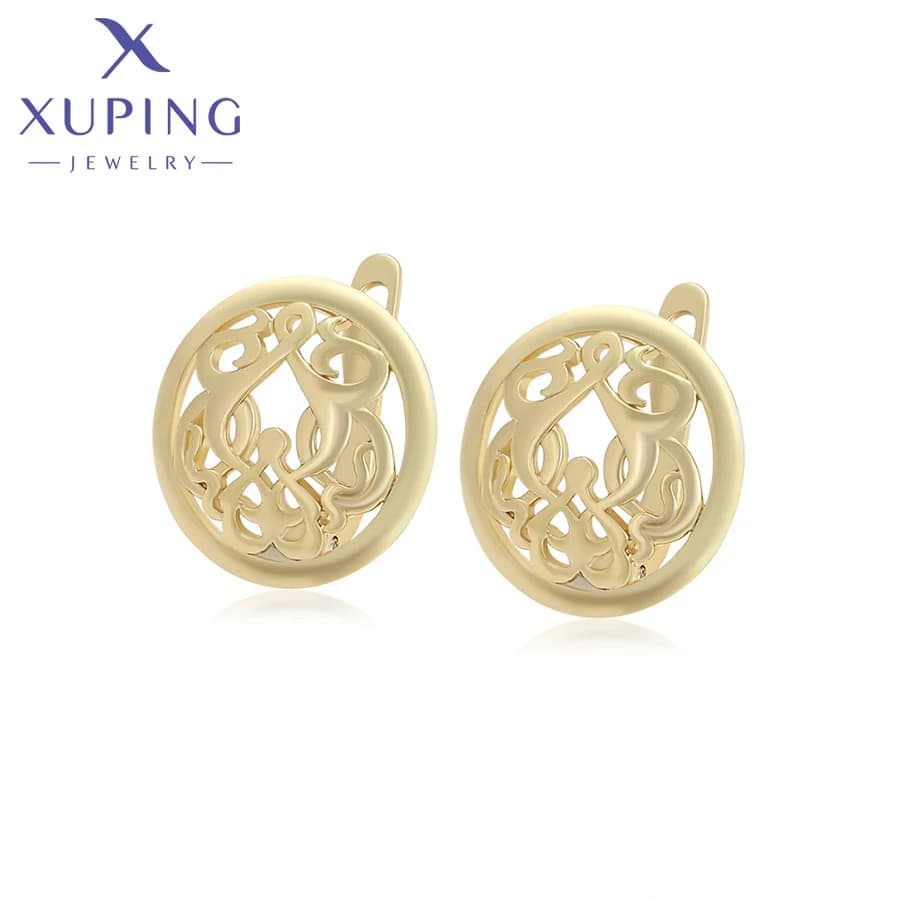Xuping Jewelry Nuovo arrivo Semplice senza pietra Orecchini a cerchio color oro chiaro per regalo per feste da donna X 000704213