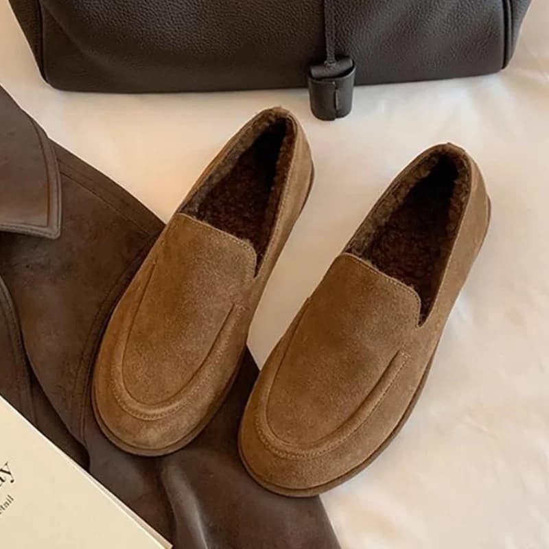 Mocassini in pelle scamosciata alla moda da donna Scarpe da esterno per interni foderate in peluche calde Scarpe basse casual comode Calzature quotidiane con suola morbida antiscivolo