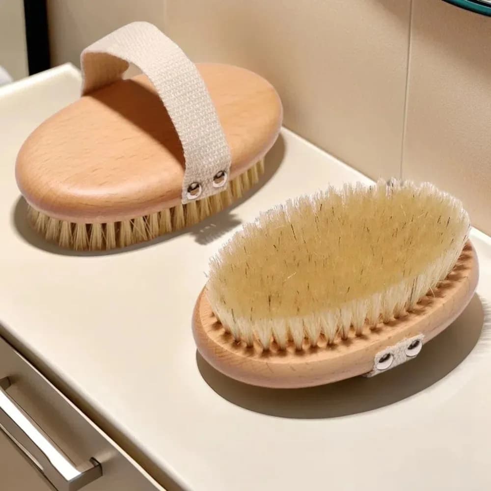 Professionale con setole di cinghiale Spazzola per cani Impugnatura antiscivolo Toelettatura delicata Spazzola per massaggio per animali domestici Spazzola da bagno per animali domestici con spargimento ridotto