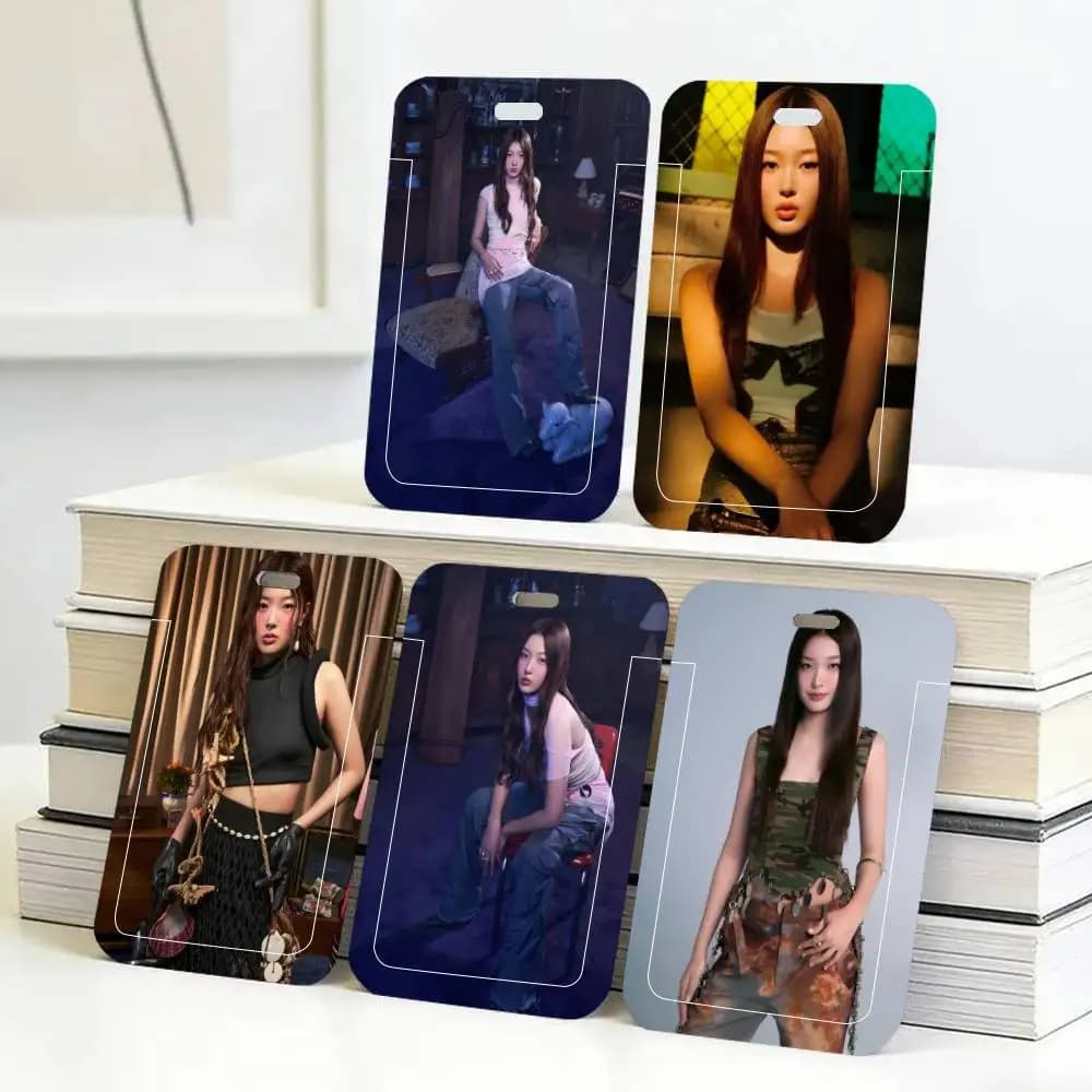 Porta Badge Kpop Yoonchae Jeong con Cordino da Collo, Portachiavi e Custodia per Credenziali da Lavoro - Regalo