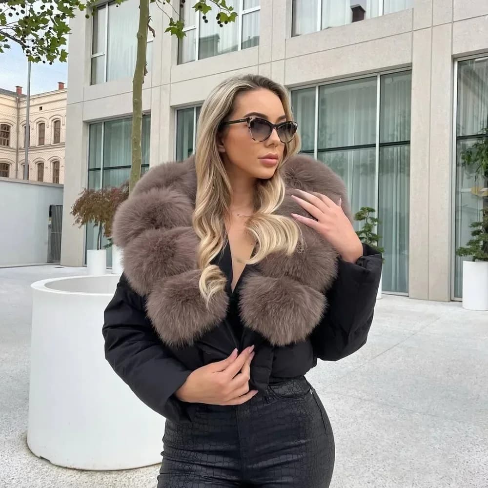2025 Nuovi cappotti di pelliccia vera di lusso Piumini e Parka Cappotto Giacca da donna con pelliccia naturale per giacche imbottite leggere da donna
