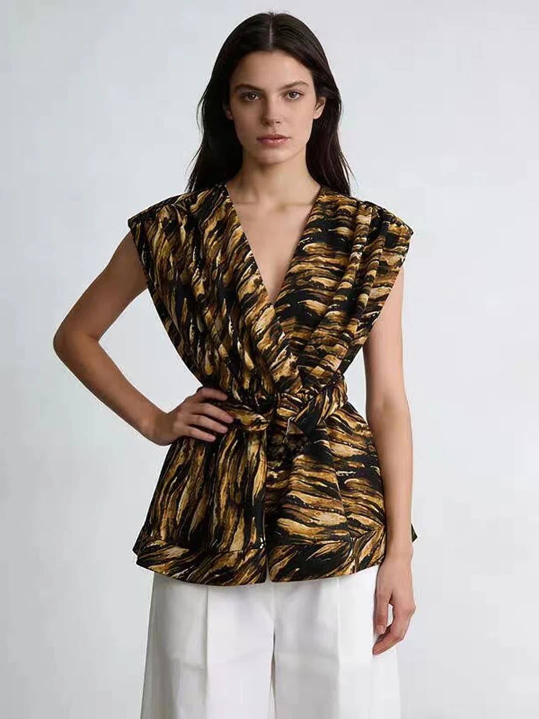 Retro High Fashion Leopard Print Shirt Women's Sleeveless V-neck Belted Sexy European Style Top Korean Loose Commute Style