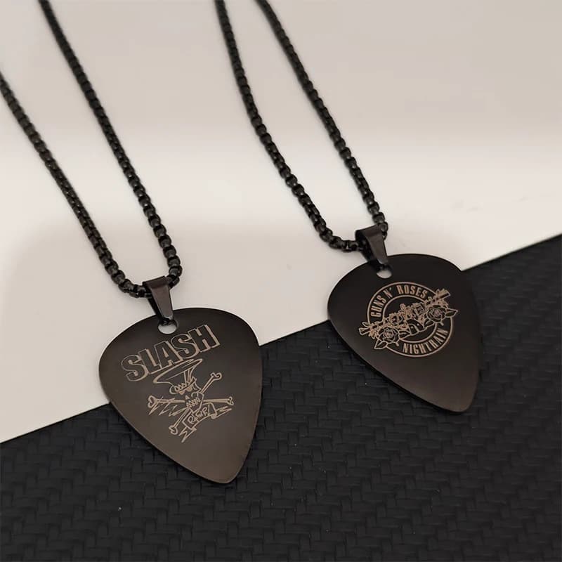 Collana con ciondolo plettro per chitarra personalizzato Regalo unico per chitarristi Gioielli in acciaio inossidabile Modello personalizzato Testo Regalo per fidanzato