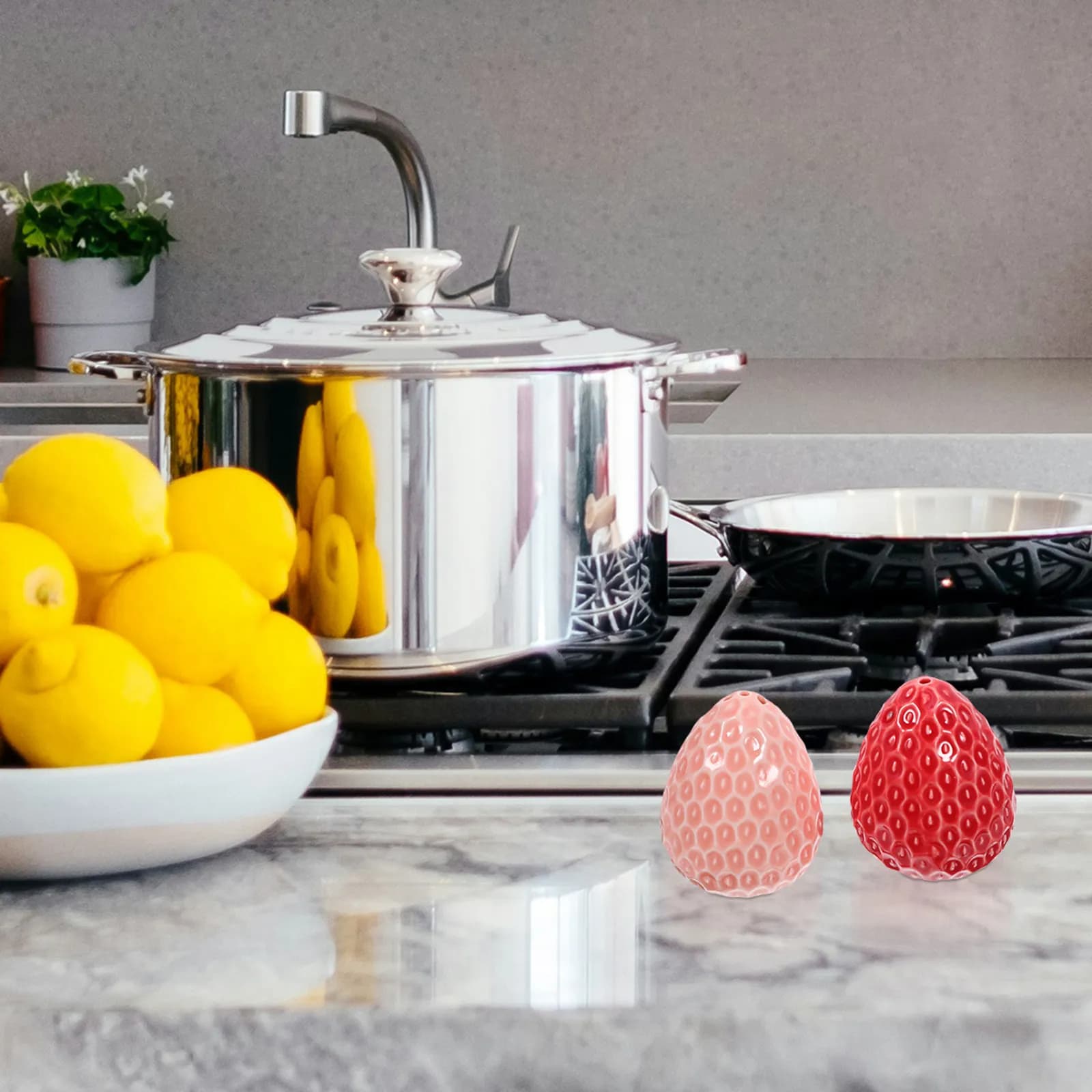 Set di 2 Barattoli in Ceramica per Spezie, Saliera e Pepiera con Adorabile Design Schiaccianoci Natalizio, Piccole Bottiglie per Spezie da Cucina