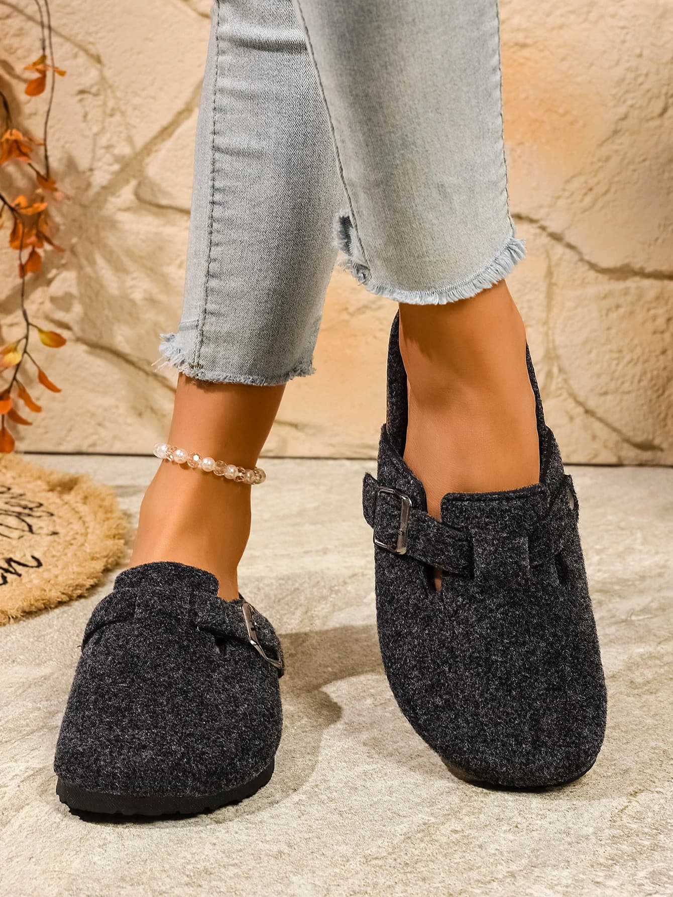 Pantofole da donna primavera e autunno casual semplici in pile superiori calde e confortevoli piatte slip-on in sughero con punta chiusa