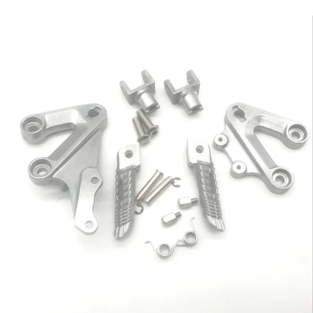 Moto Argento Anteriore Rider Pedane Staffa Poggiapiedi Misura Per Suzuki GSXR1000 2003-2004