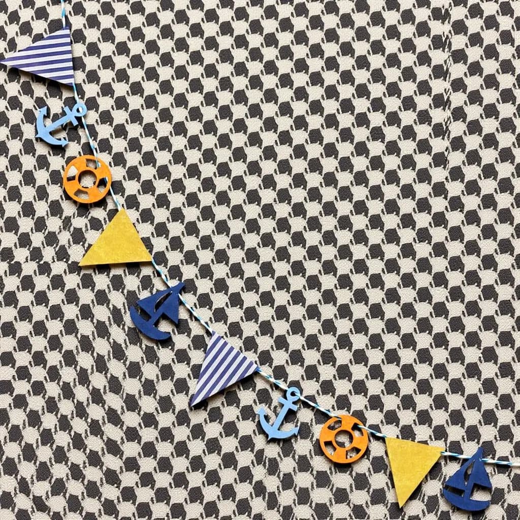 Striscione Decorativo in Stile Mediterraneo da 3,4 Metri con Ancora e Barca a Vela, Bandierine per Feste, Decorazione per Compleanni e Camere