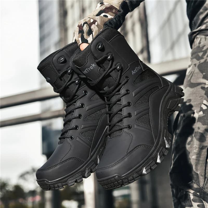 Men Outdoor Climbing Hiking Shoes Training Safety High Quality Anti-Slip Male New Army Boots Ultrallight Lace UpTactical Boots