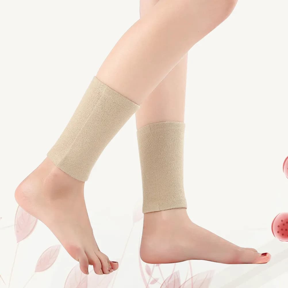 Light beige ankle elastic breathable wool socks, warm sports pads for yoga and basketball