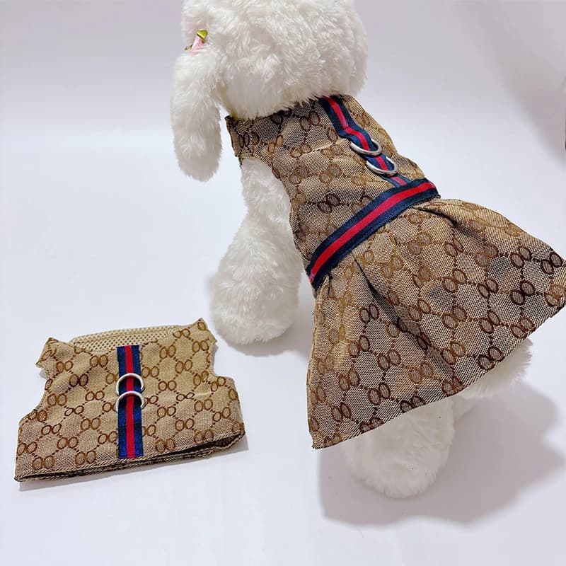 Pet Coppia Abbigliamento Designer di lusso Donna Abito per cani Uomo Petto per cani Indietro Gilet Vestiti per cuccioli Bella gonna Guinzaglio in corda di trazione