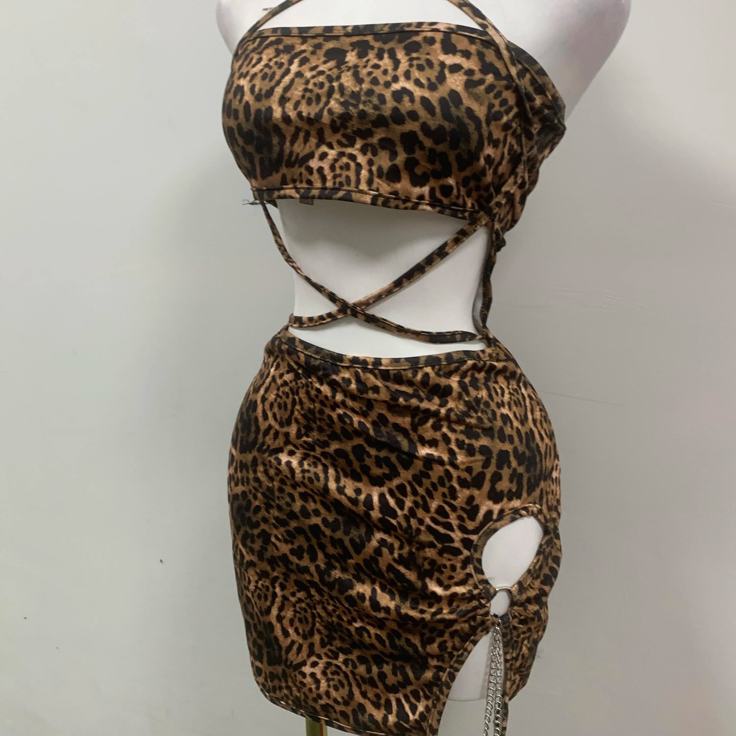 Sexy European hot girl low-cut open-back strap leopard print neck-wrap dress with backless and fitted design
