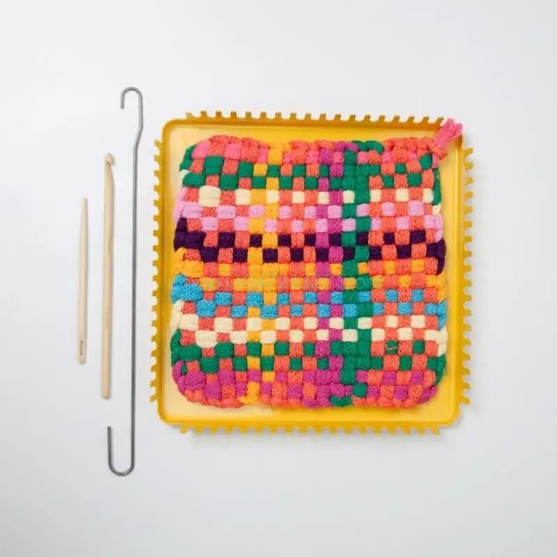 18-Tooth Square Knitting Loom Kit - Weaving Loom with Crochet Hook for DIY Craft Projects