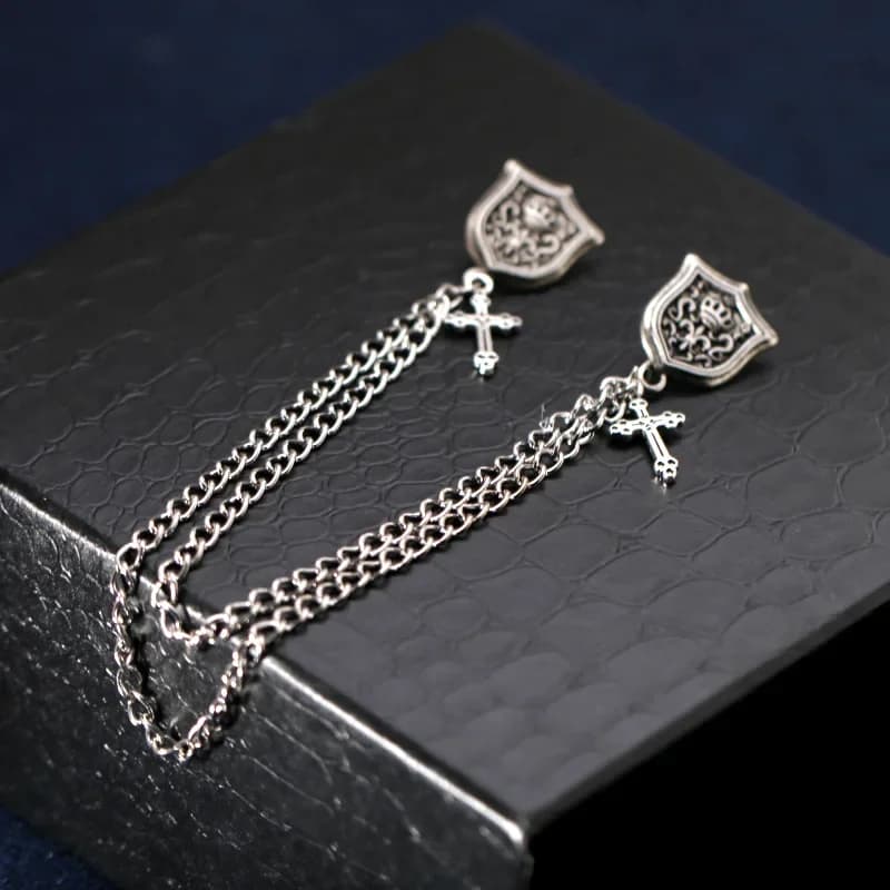 AN012 Silver rustic style shirt collar necklace, decoration, metal alloy necklace, shield pattern, brooch, fashionable accessory for men