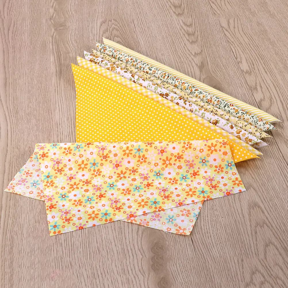 Set di 7 Tessuti per Quilting in Lino Giallo con Motivi Floreali, Kit per Patchwork, Materiale Stampato per Cucito e Artigianato Fai-da-Te