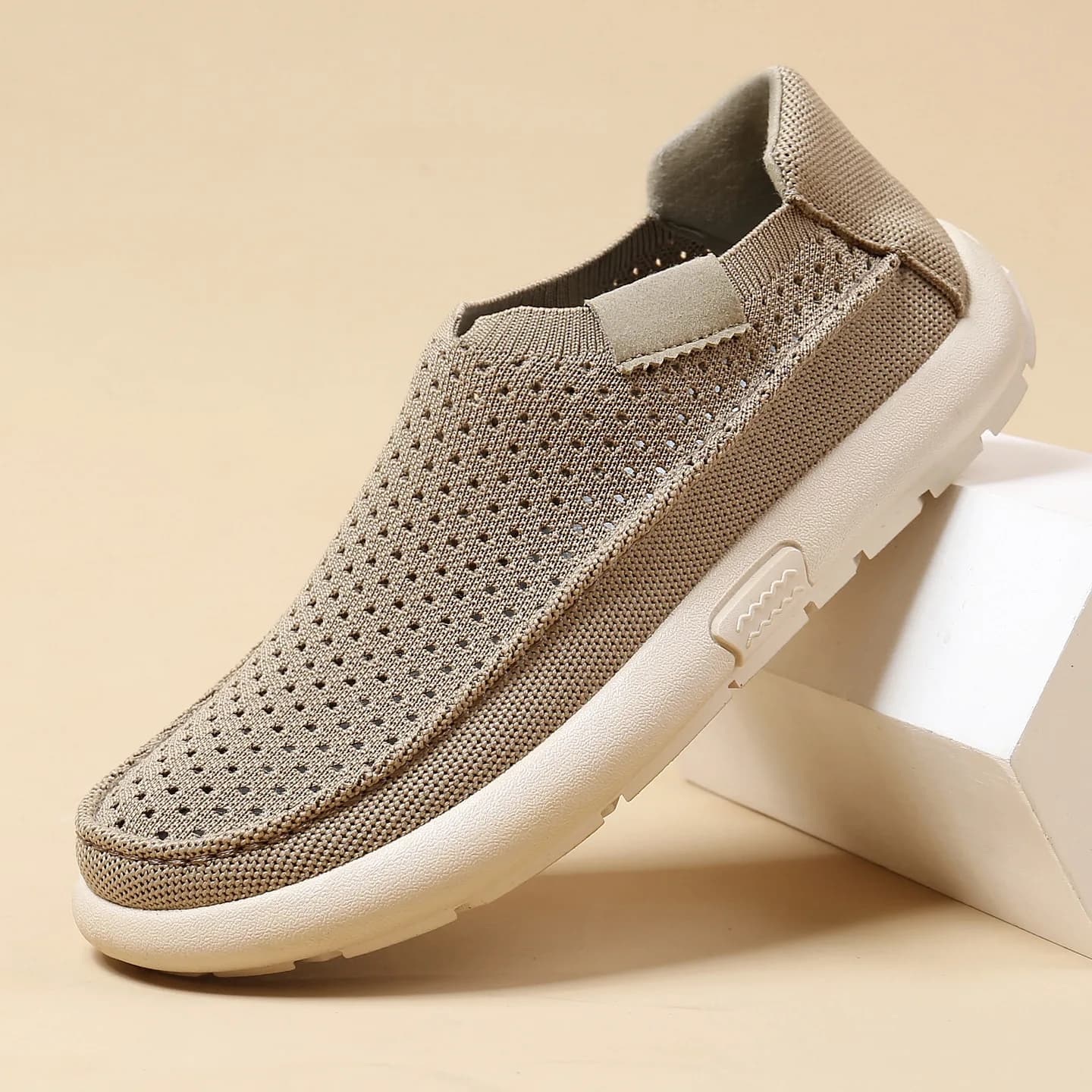 2026 Summer Men Hollow Mesh Slip On Loafers Breathable Lightweight Soft Sole Non Slip Casual Outdoor Walking Man Shoes