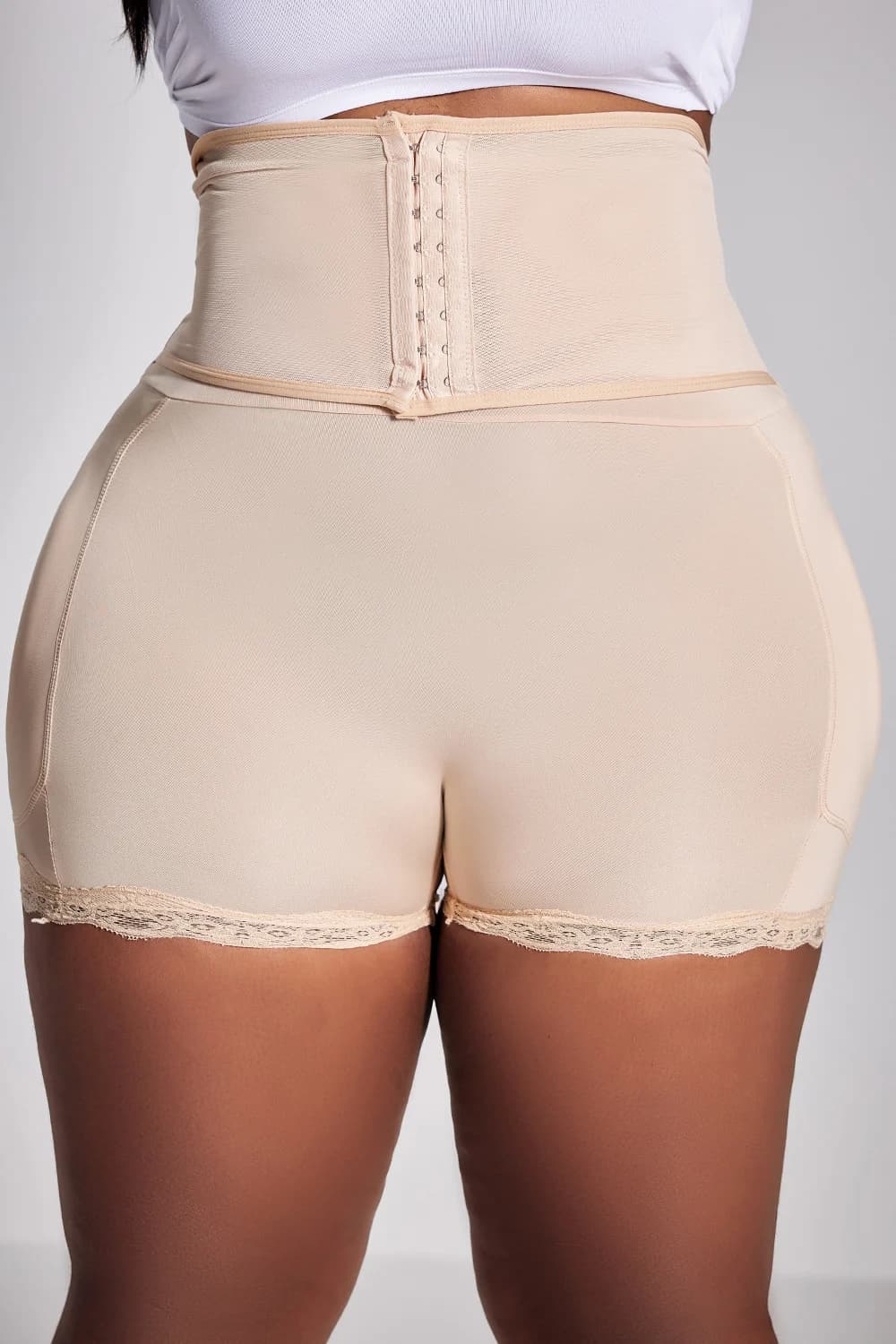 Shapewear Daily Plus Size, Boxer Color Apricot, Control Bench, High Life, Modeling, With Belt and Buttons, Glutei Lift