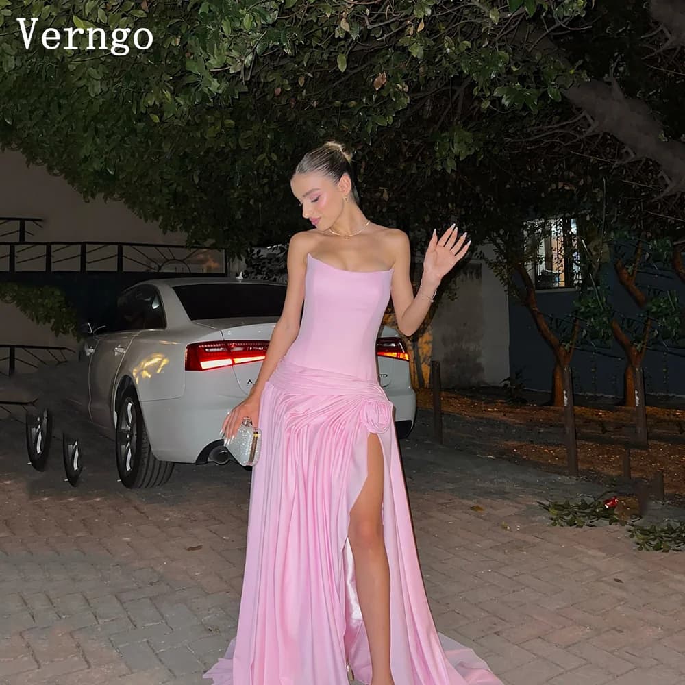Verngo Abito da sera in chiffon rosa senza spalline A Line pieghettato con spacco laterale Abito da cerimonia formale da donna Abiti eleganti da ballo personalizzati