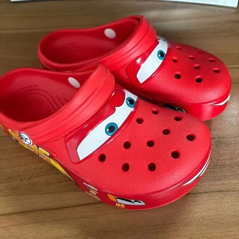 Nuove Ciabatte Cartoon Impermeabili in EVA, Sandali da Esterno Traspiranti con Design a Fori, Scarpe Casual da Spiaggia per Adulti, Regalo per Uomini e Donne