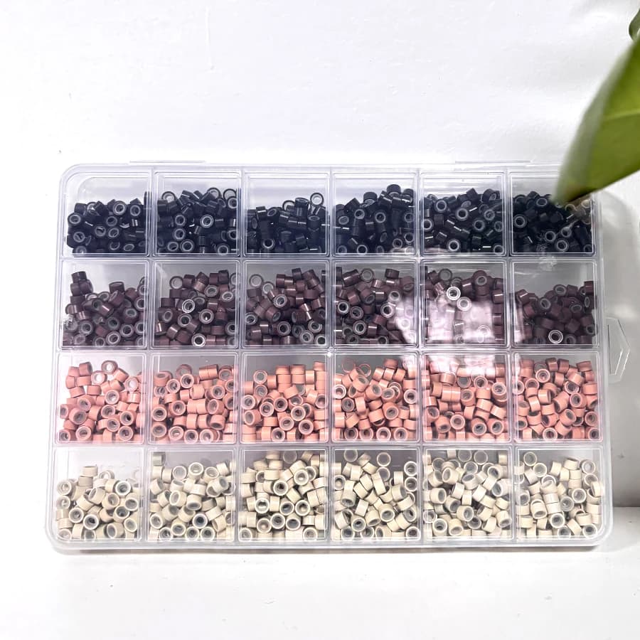 Set di 1920 Micro Anelli in Silicone per Extension Capelli, 4 Colori, 80 per Griglia, Kit di Strumenti per Extension a Piuma da Donna