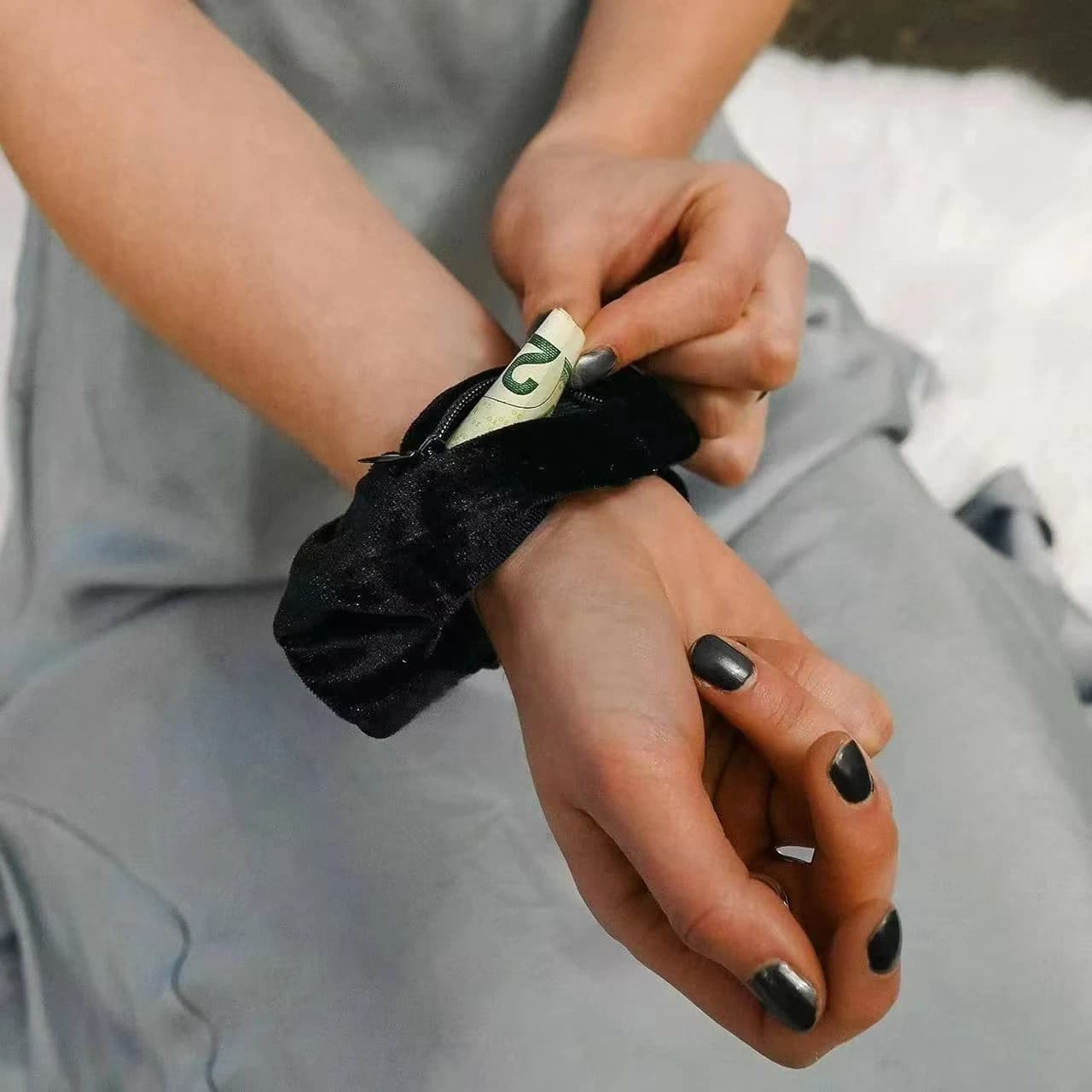 Black Velvet Zipper Pocket Scrunchie Hidden Storage Money Key Hair Tie Multi-functional Wrist Wallet Hair Accessory for Women Travel Daily Use