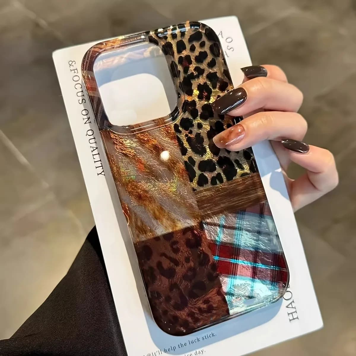 High-end phone case with leaf print and tin design for iPhone 17 Pro Max 17 Air 16E 16 15 14 13 12 11 7 8 Plus XS XR 17 Cover