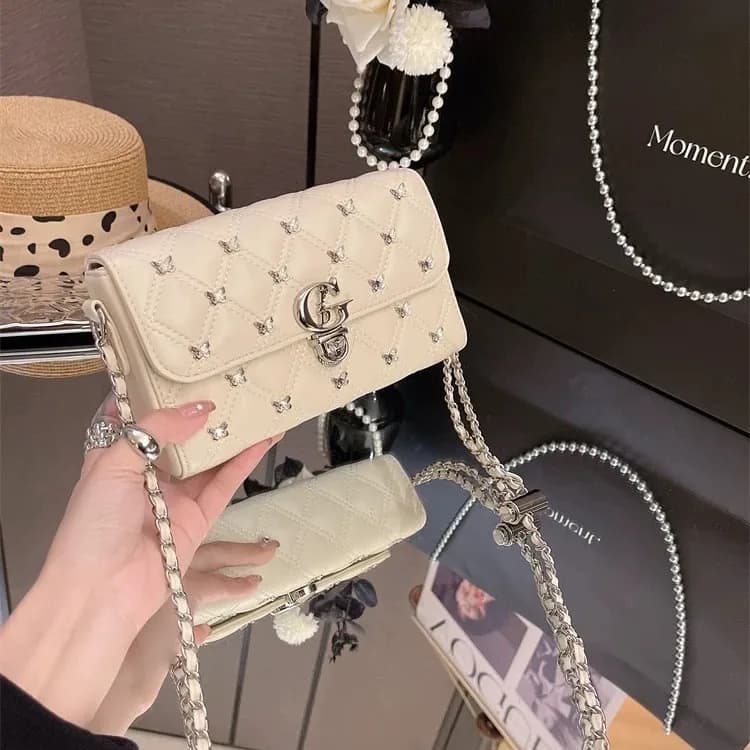 Nuova Borsa Mini Trapuntata Elegante e di Lusso per Donna con Chiusura a Lucchetto e Tracolla a Catena, Compatta e Raffinata Borsa a Tracolla