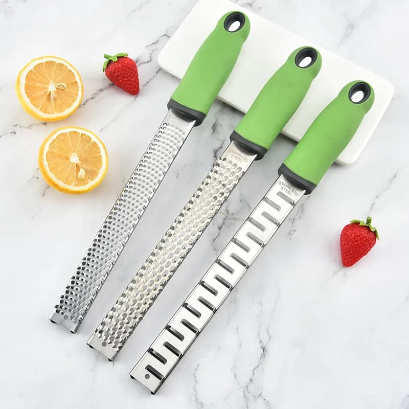 Coltello da formaggio in acciaio inossidabile 304 Grattugia per formaggio Grattugia per formaggio al limone Grattugia artigianale per incisione Gadget da cucina
