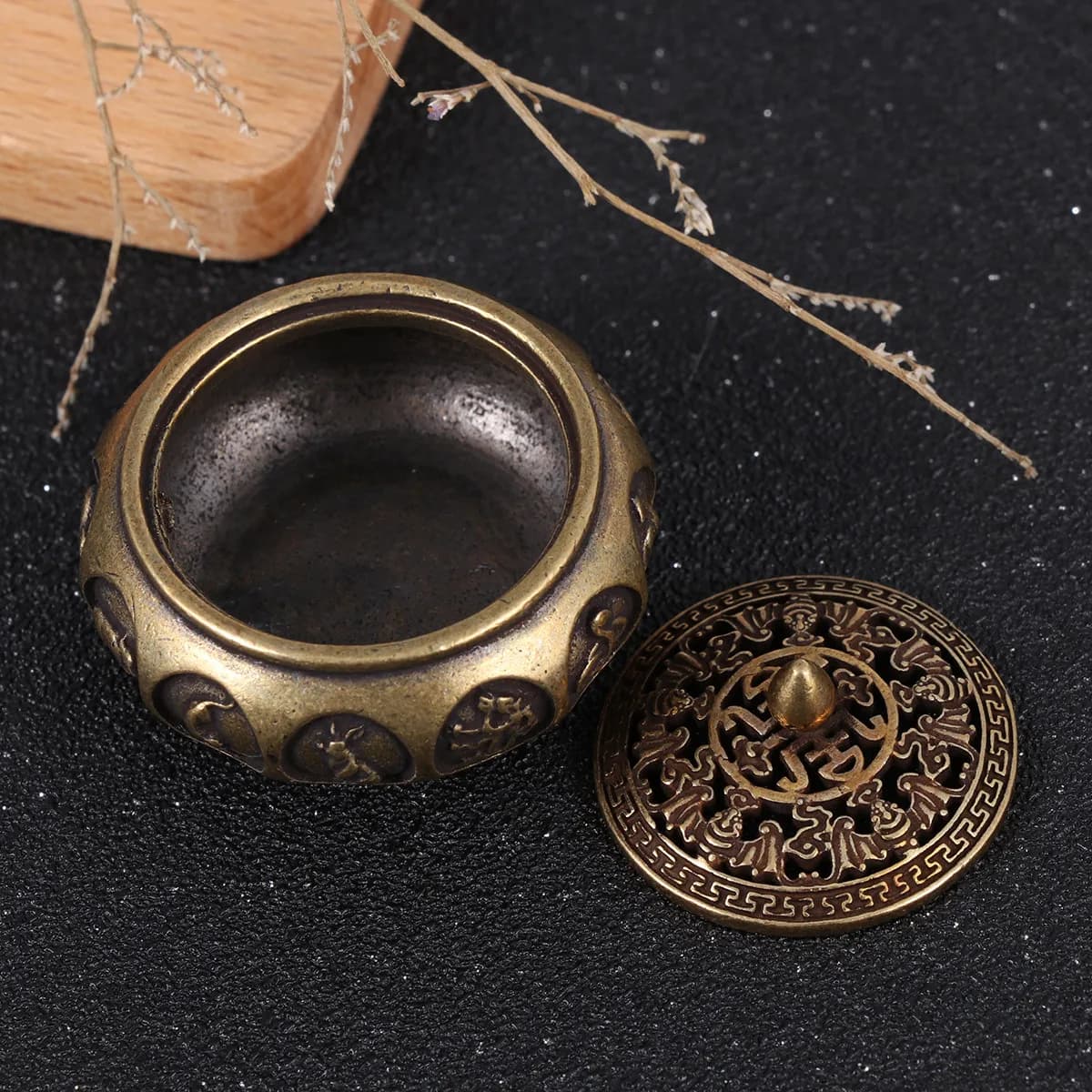 Incense Burner Tripod Retro Censer nament Worship Fireproof Holder Gold Cones Durability Safe Zodiac Signs Design